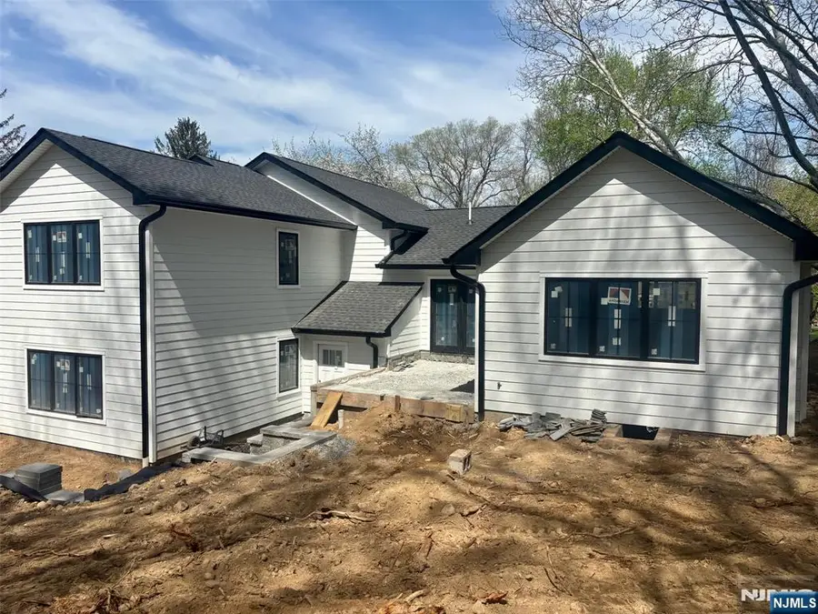 15 Strawberry Hill Road, Hillsdale, NJ 07642 - #2