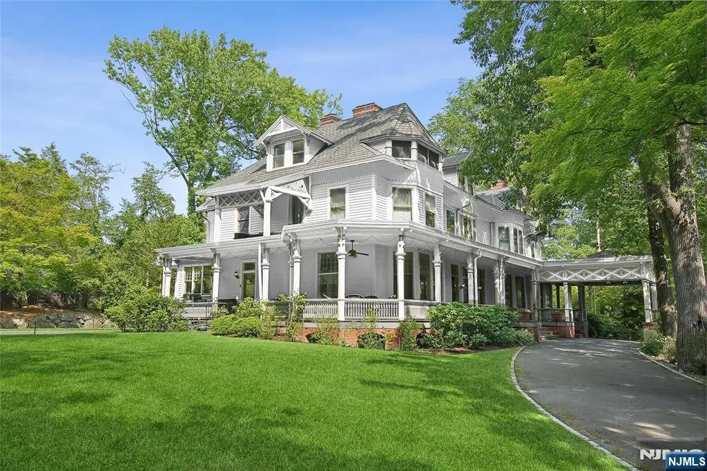 40 Highland Avenue, Millburn, NJ 07078 - #1