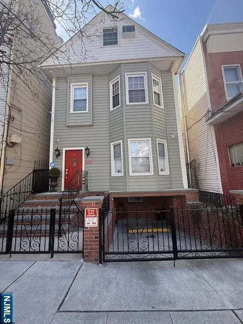 413 21st Street, Union City, NJ 07087