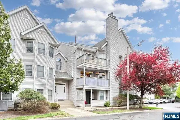 101 Quartz Lane, Paterson, NJ 07501