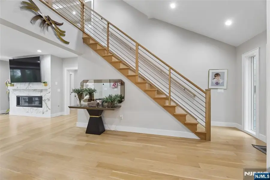 31 Engleside Street, Cresskill, NJ 07626 - #3