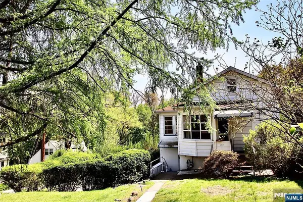 84 12th Street, Hawthorne, NJ 07506