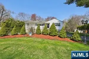 22 John Circle, Norwood, NJ 07648
