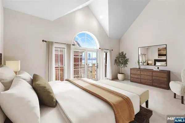 36 Regency Place TH - 36, Weehawken, NJ 07086