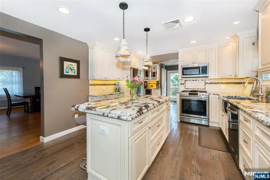 36 Ella Street, Bloomingdale, NJ 07403 - #3