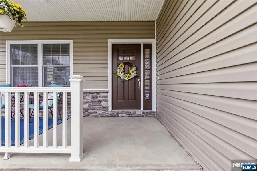 2 Bluffs Court, Hamburg, NJ 07419 - #3
