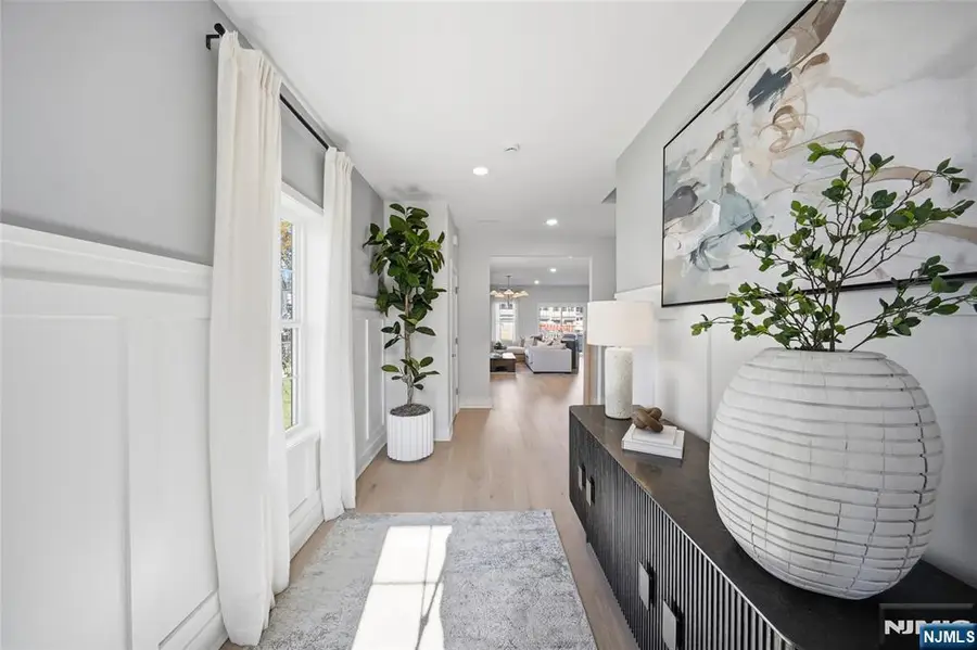 32 Melbourne Drive, Oakland, NJ 07436 - #2