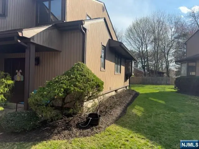 24 Ponds Circle, Wayne, NJ 07470 - #2