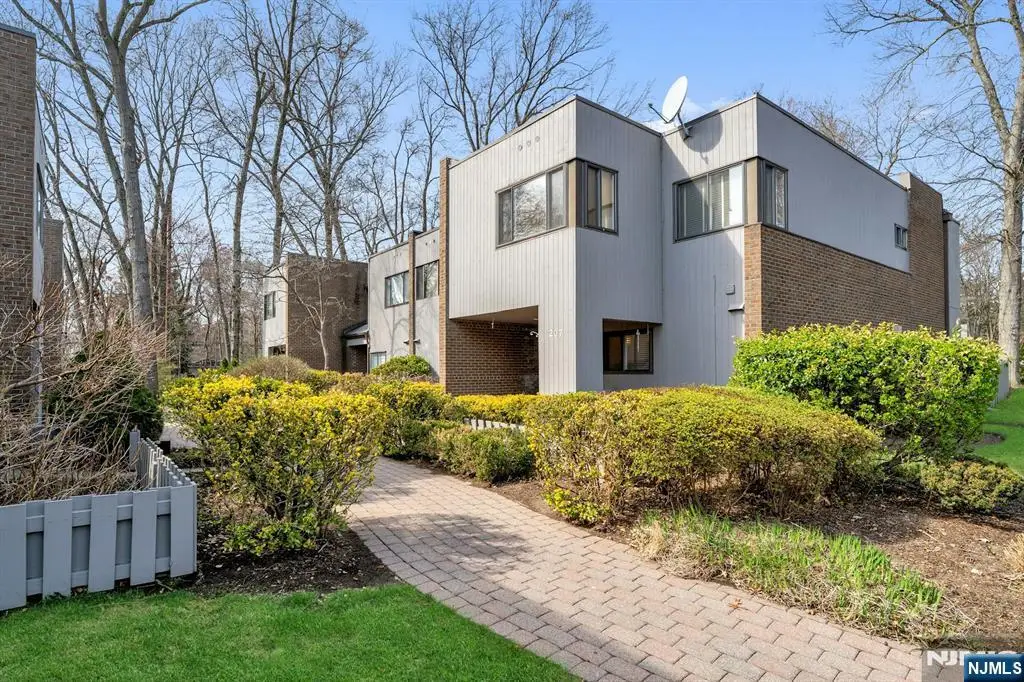 207 Pond Terrace 4D, Township Of Washington, NJ 07676 - #1