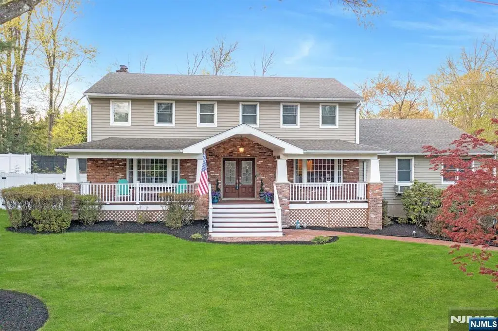 25 Dundee Court, Mahwah, NJ 07430 - #1