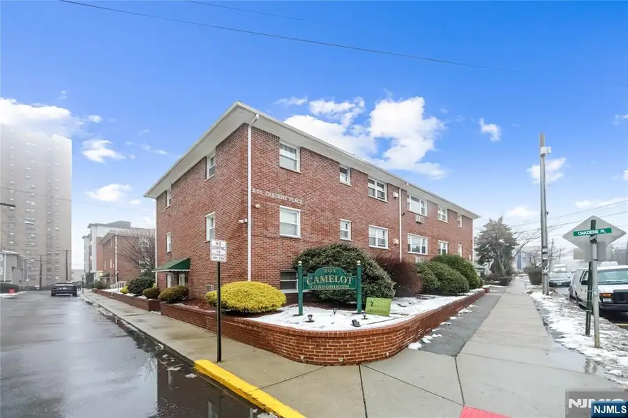 201 Oakdene Place C00E2, Cliffside Park, NJ 07010 - #2