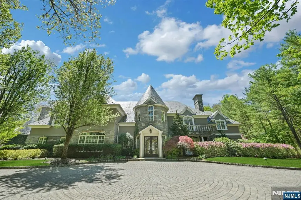86 Fox Hedge Road, Saddle River, NJ 07458 - #1