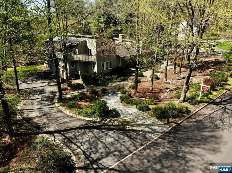 47 Hopper Farm Road, Upper Saddle River, NJ 07458 - #2