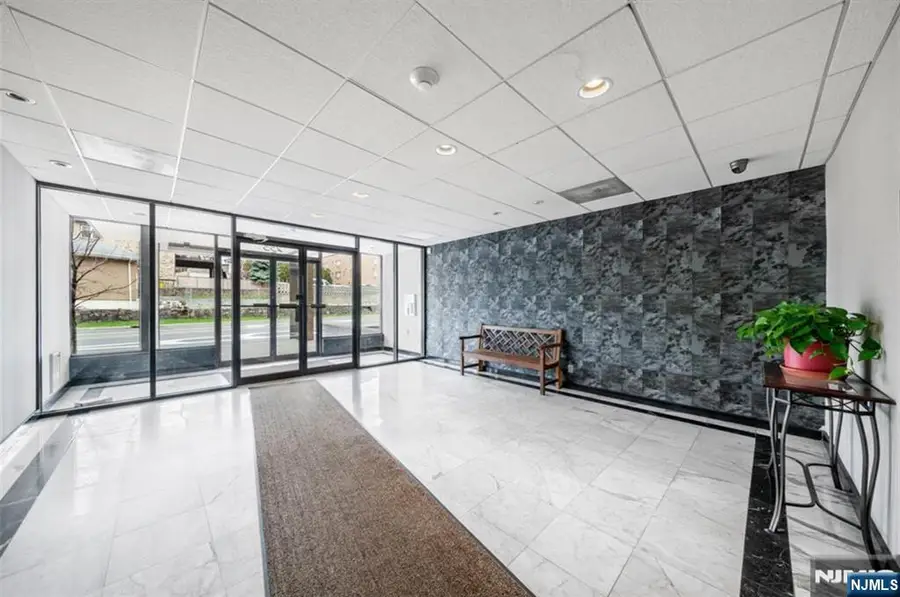 233 12th Street 5E, Palisades Park, NJ 07650 - #3