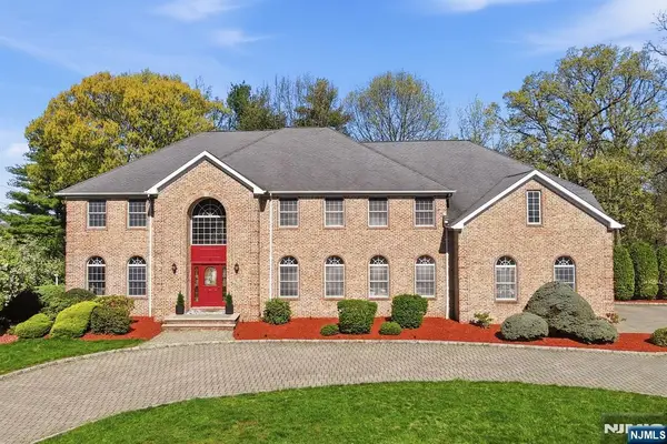 56 Burnet Hill Road, Livingston, NJ 07039