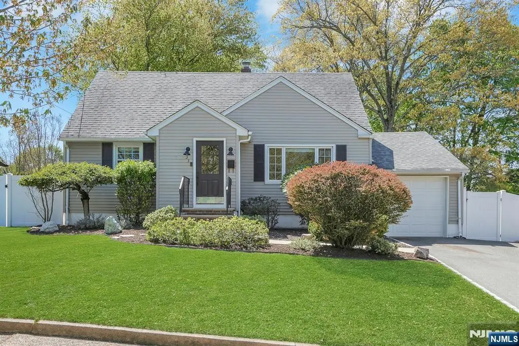 33 Clayton Street, Hillsdale, NJ 07642 - #1