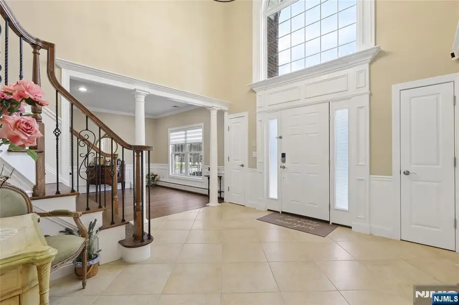 4 Leoson Parkway, Old Tappan, NJ 07675 - #3