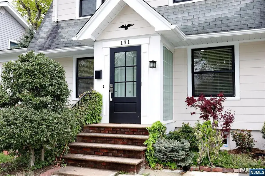 131 Highwood Avenue, Leonia, NJ 07605 - #3