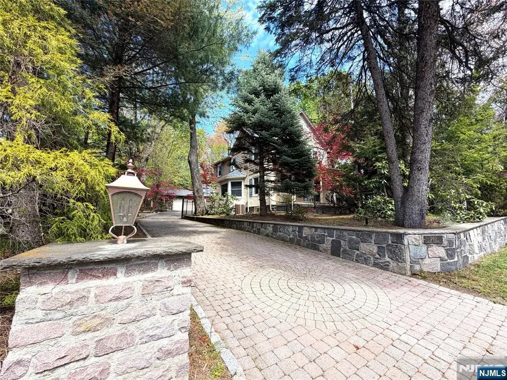 260 Glen Avenue, Midland Park, NJ 07432 - #1
