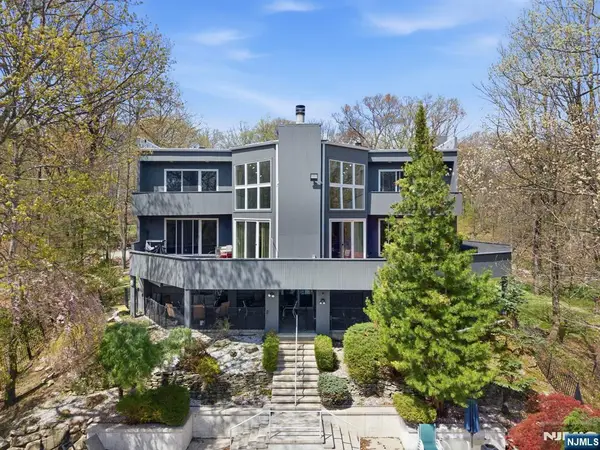 36 Fox Ledge Road, Kinnelon Borough, NJ 07405