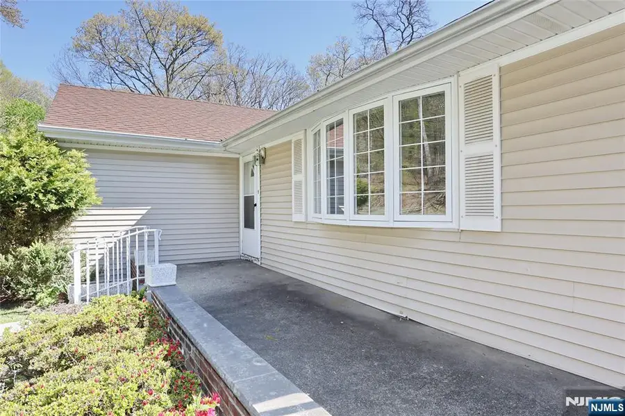 16 Valley View Drive, North Haledon, NJ 07508 - #3