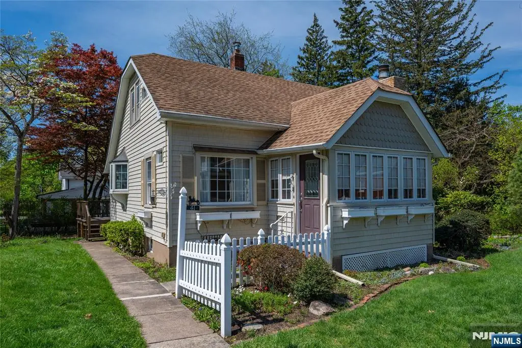 41 Center Street, Midland Park, NJ 07432 - #1