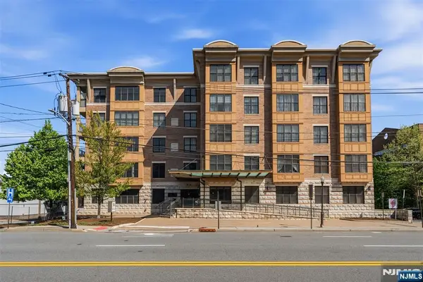 54 Polifly 103, Hackensack, NJ 07601