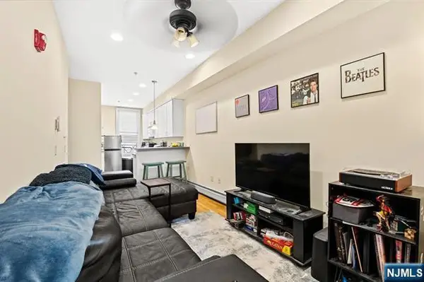 358 3rd Street 3R, Hoboken, NJ 07030