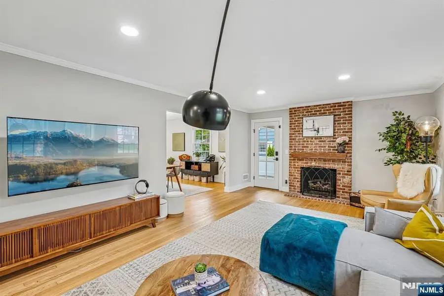 75 S Highwood Avenue, Glen Rock, NJ 07452 - #3