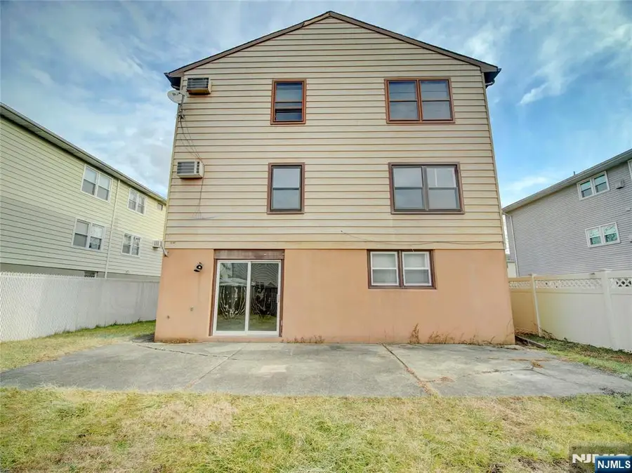 102 Gall Court, Elmwood Park, NJ 07407 - #3