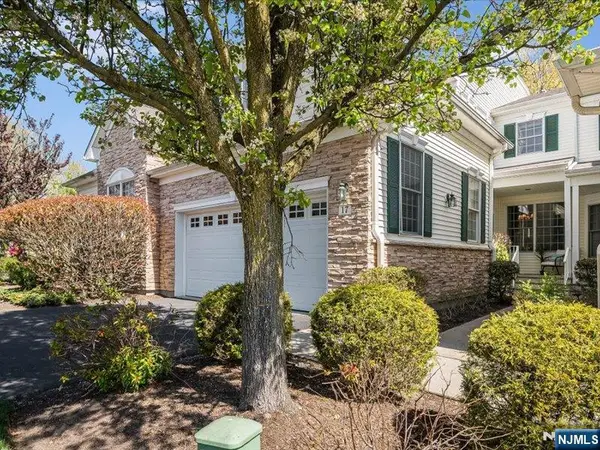 17 Pacio Court 2017, Roseland, NJ 07068