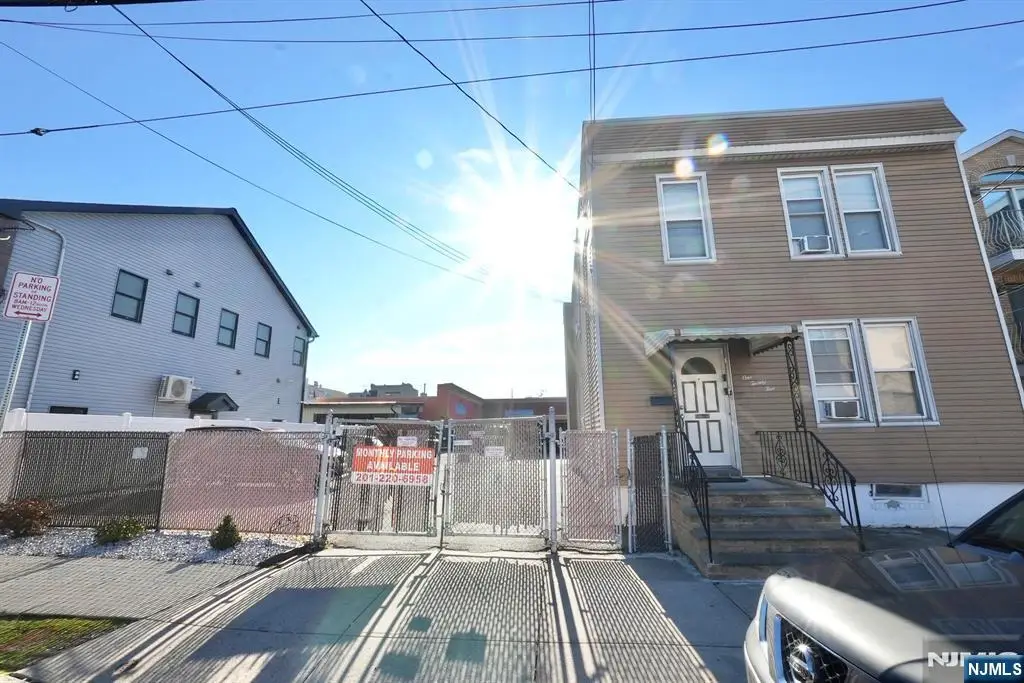 125-129 Malvern Street, Newark, NJ 07105 - #1