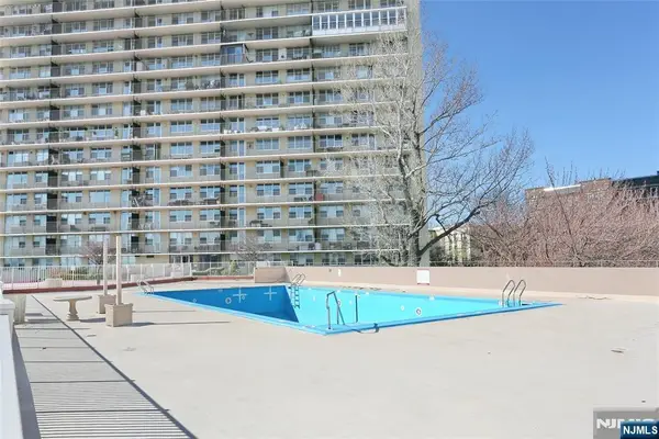 6040 Boulevard E 21j, West New York, NJ 07093