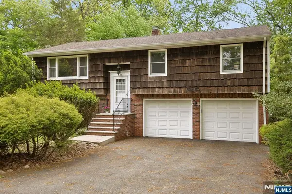 32 Addison Place, Ramsey, NJ 07446
