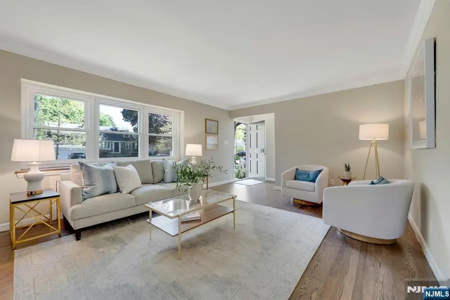 46 Chestnut Hill Place, Glen Ridge, NJ 07028 - #3