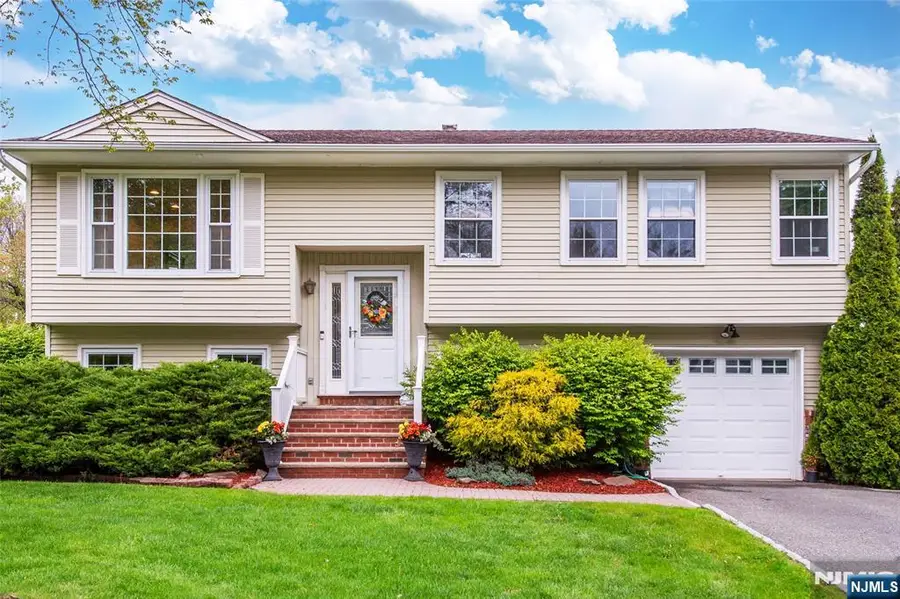 900 Sioux Avenue, Lake Hiawatha, NJ 07034 - #2