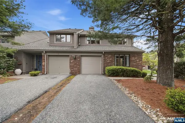 113 Macleish Court, Mahwah, NJ 07430