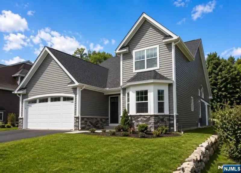 11 Bluffs Court, Hamburg, NJ 07419 - #1