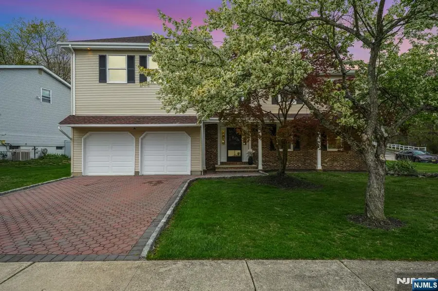 45 Holyoke Court, Wayne, NJ 07470 - #2