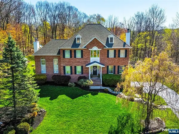 5 Crestview Lane, Sparta, NJ 07871