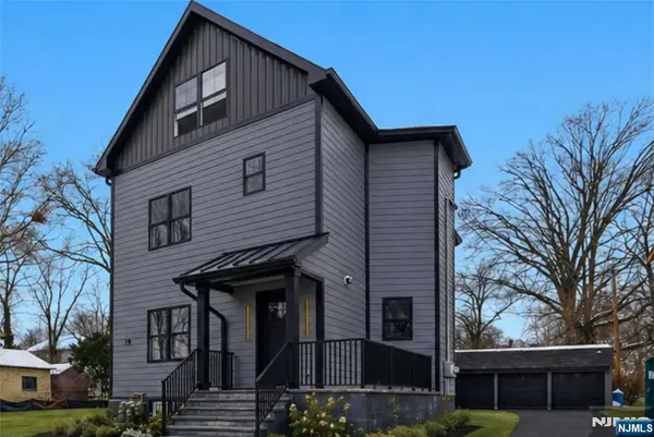 28 1/2 Irving Street, Montclair, NJ 07042
