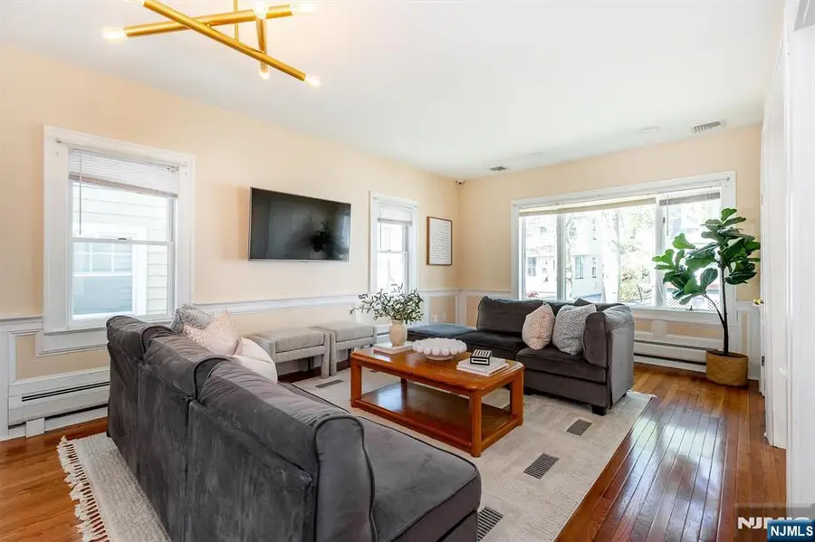 27 Edgewood Road, Bloomfield, NJ 07003 - #3