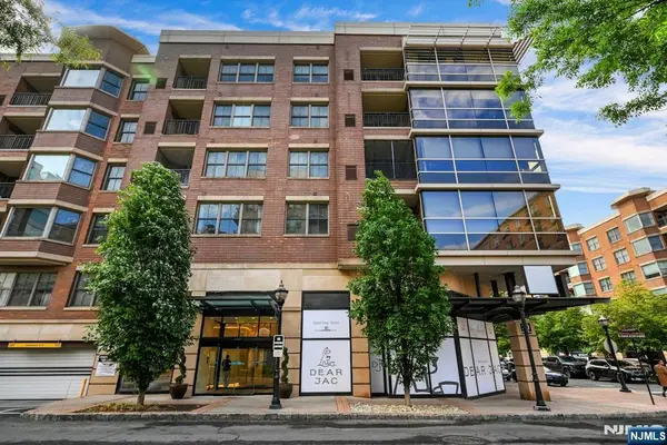 20 Ave At Port Imperial 202, West New York, NJ 07093