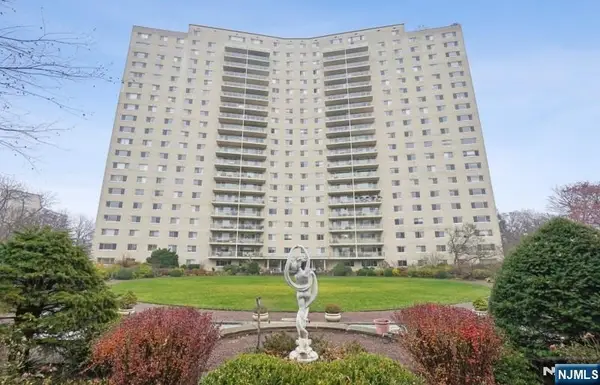 377 S Harrison Street 15D, East Orange, NJ 07018