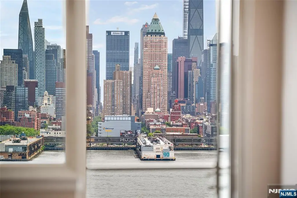 899 Boulevard East 4O, Weehawken, NJ 07086 - #1