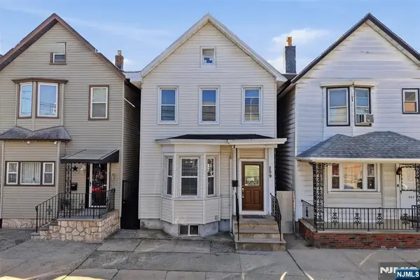 209 Hamilton Street, Harrison, NJ 07029