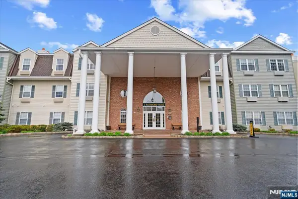 2 Richmond Road 306, West Milford, NJ 07480