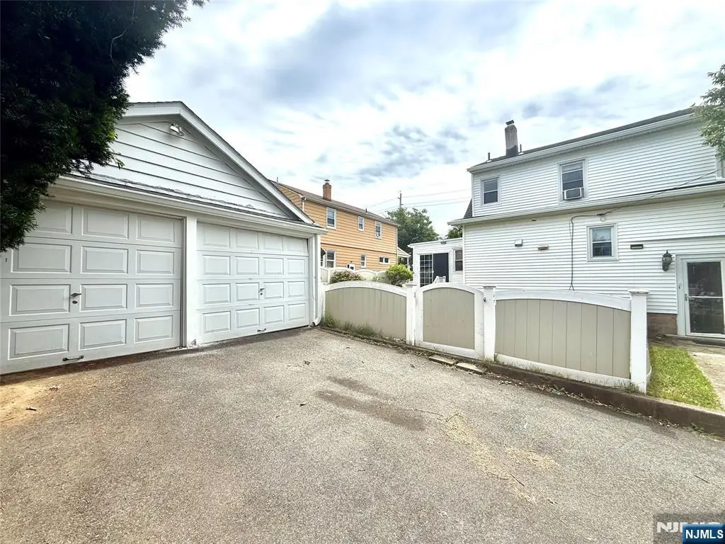 10-01 Berdan Avenue, Fair Lawn, NJ 07410 - #1