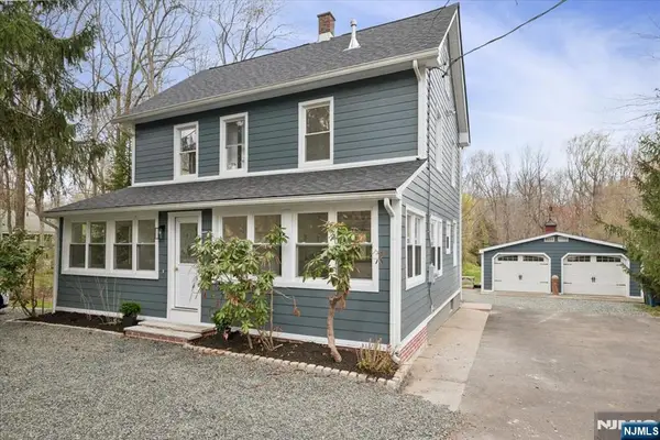 686 Meyersville Road, Long Hill, NJ 07933