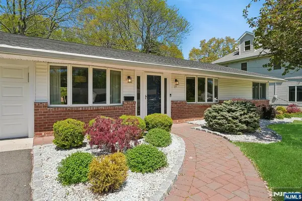 17 Tyndall Road, South Brunswick, NJ 08824